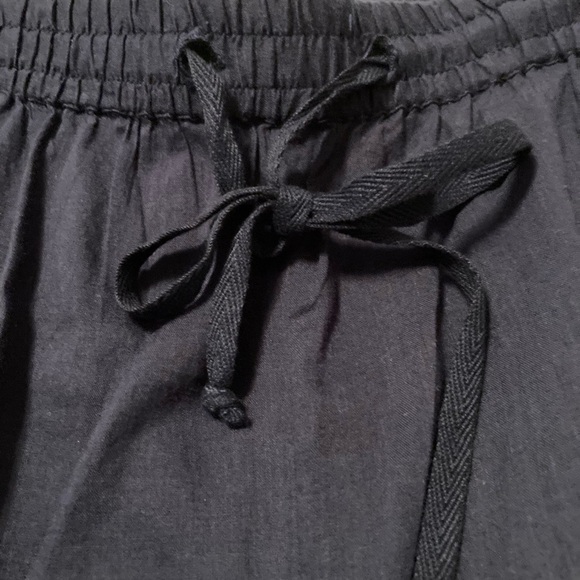 West Indies Wear Capris Pants with Embroidered Pineapples. Size L - Picture 5 of 6